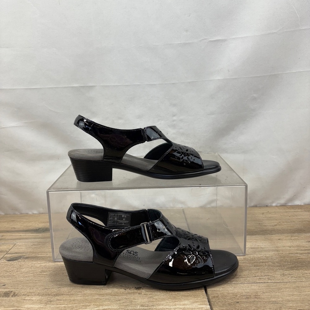 SAS 6.5 W Sunburst Patent Leather‎ Black Heel Strap Sandal New with box.